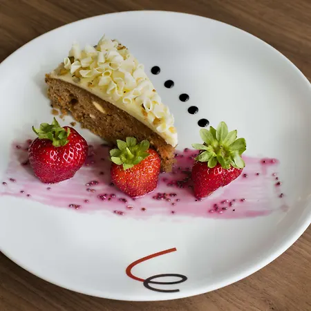 מלון Campanile Centrum 3*