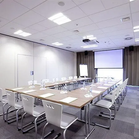 מלון Campanile Centrum 3*